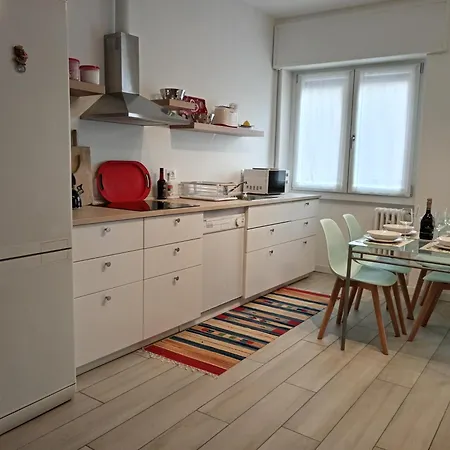 The Boulevard Alcove Semi-Central&Quiet Suite, With Balcony! Lecco