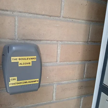 The Boulevard Alcove, Semi-central&quiet Suite, With Balcony! 莱科