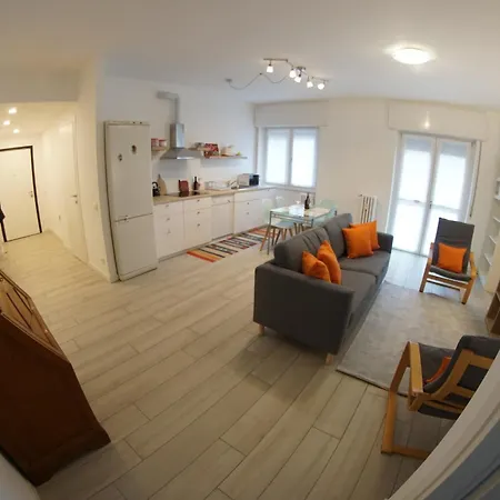 The Boulevard Alcove, Semi-central&quiet Suite, With Balcony! 公寓 莱科