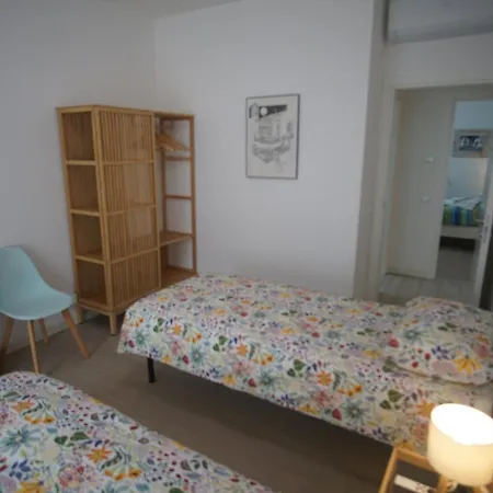 The Boulevard Alcove, Semi-central&quiet Suite, With Balcony! 莱科