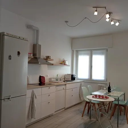 The Boulevard Alcove, Semi-central&quiet Suite, With Balcony! 公寓 莱科