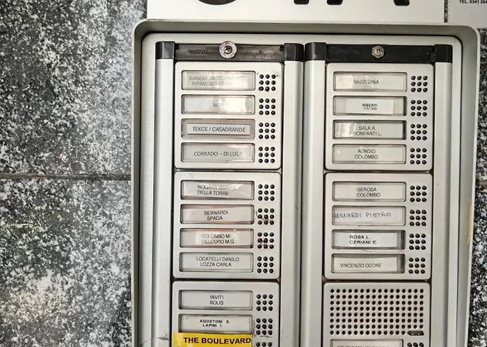 The Boulevard Alcove, Semi-central&quiet Suite, With Balcony! לקו