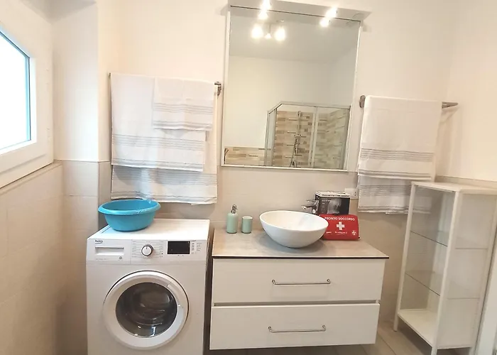 The Boulevard Alcove, Semi-central&quiet Suite, With Balcony!