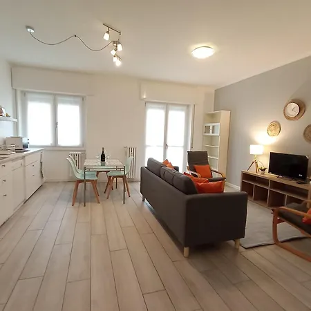 The Boulevard Alcove, Semi-central&quiet Suite, With Balcony! Lecco