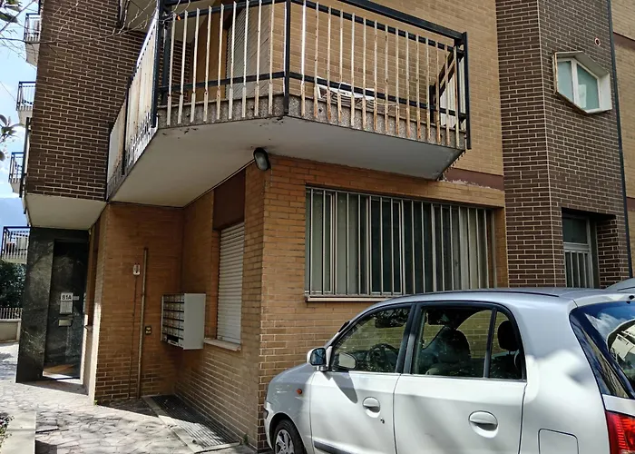 The Boulevard Alcove, Semi-central&quiet Suite, With Balcony! * Lecco