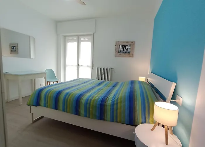 The Boulevard Alcove, Semi-central&quiet Suite, With Balcony! Daire