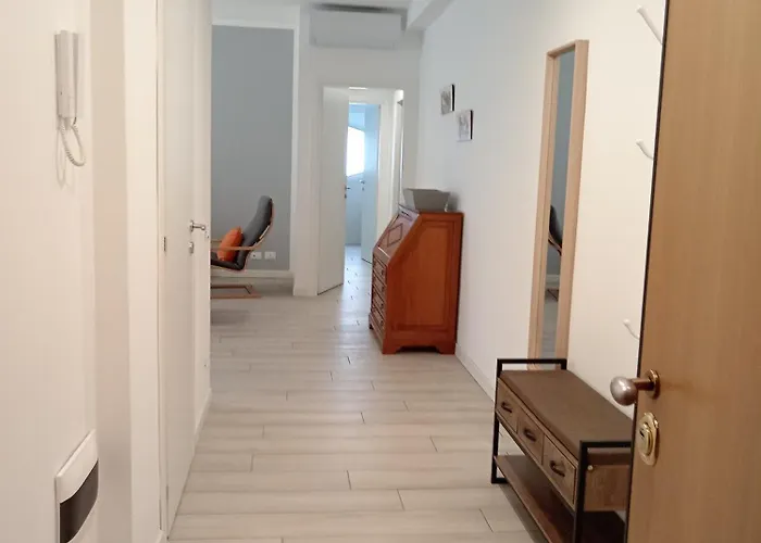 The Boulevard Alcove, Semi-central&quiet Suite, With Balcony! Daire