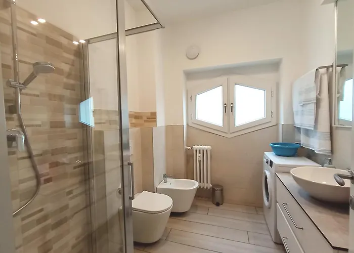 The Boulevard Alcove, Semi-central&quiet Suite, With Balcony!