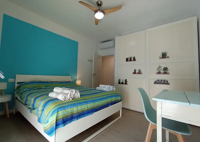 The Boulevard Alcove, Semi-central&quiet Suite, With Balcony! Daire