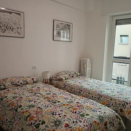 Apartamento The Boulevard Alcove, Semi-central&quiet Suite, With Balcony! Lecco