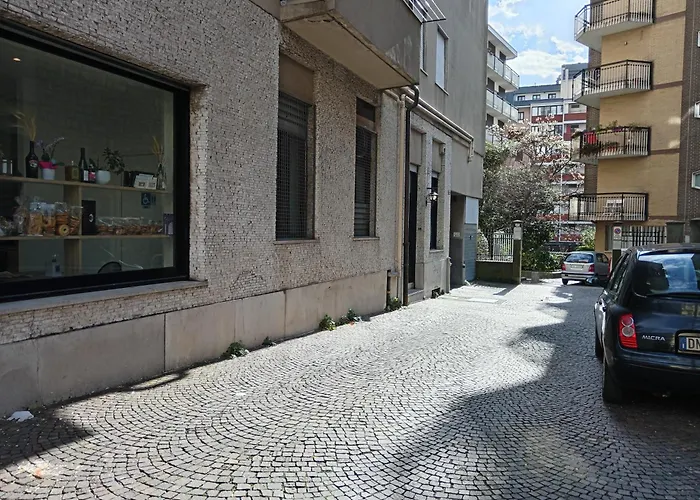 アパート The Boulevard Alcove, Semi-central&quiet Suite, With Balcony!
